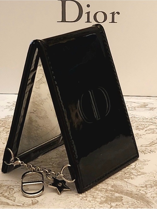 Dior Accessories - 🔥100% AuyDior Black Patent Leather Card HDior holder🔥